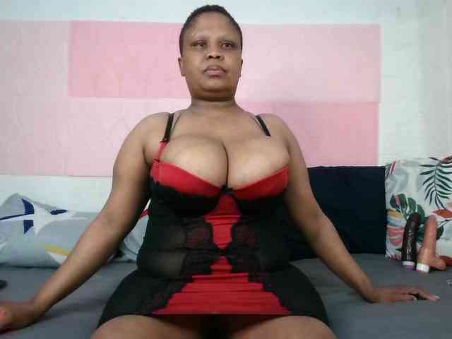 BIGTITTISXX webcam