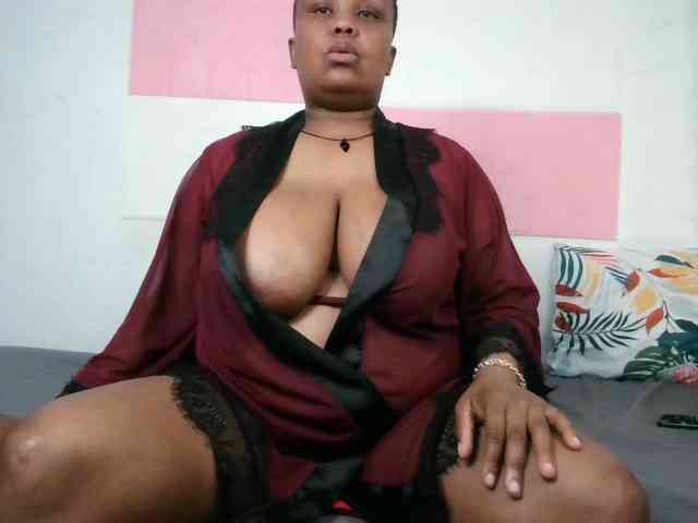 BIGTITTISXX webcam
