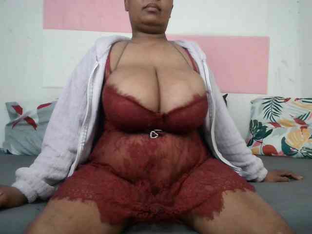 BIGTITTISXX webcam