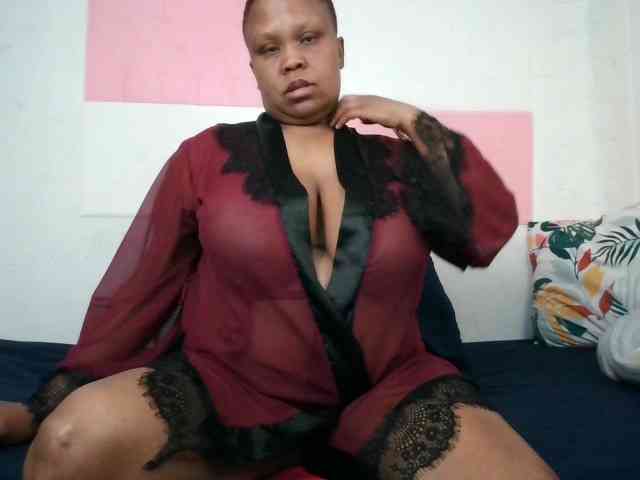 BIGTITTISXX webcam