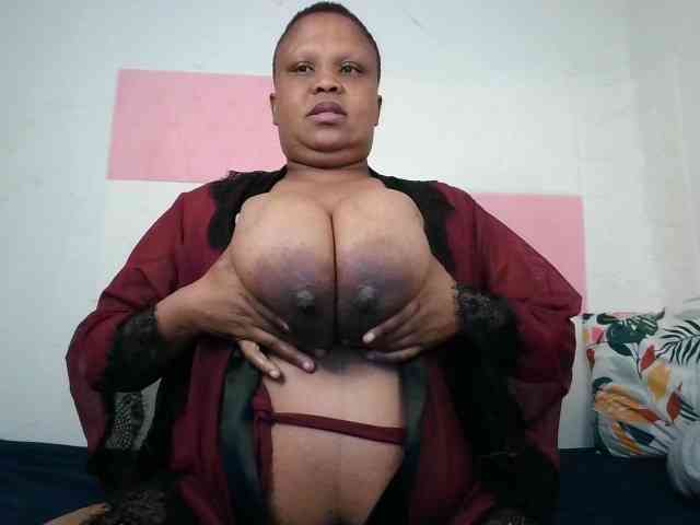 BIGTITTISXX webcam
