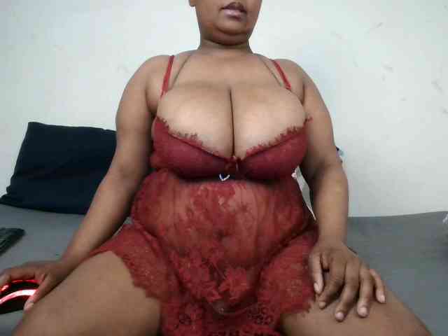 BIGTITTISXX webcam