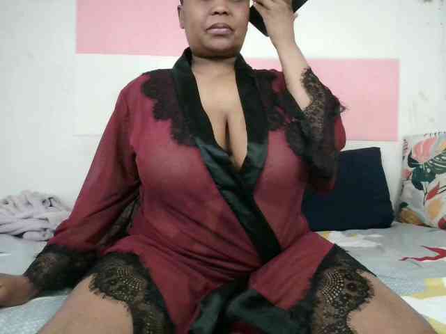 BIGTITTISXX webcam