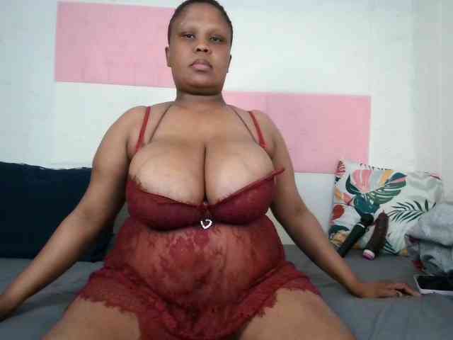 BIGTITTISXX webcam