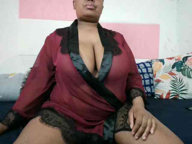 BIGTITTISXX webcam