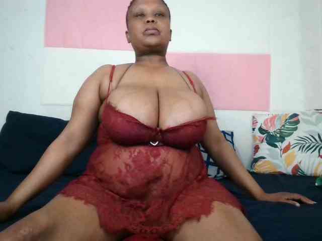 BIGTITTISXX webcam