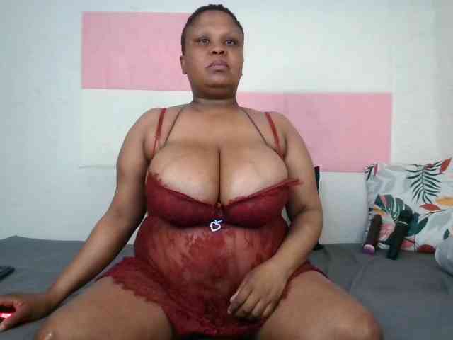 BIGTITTISXX webcam