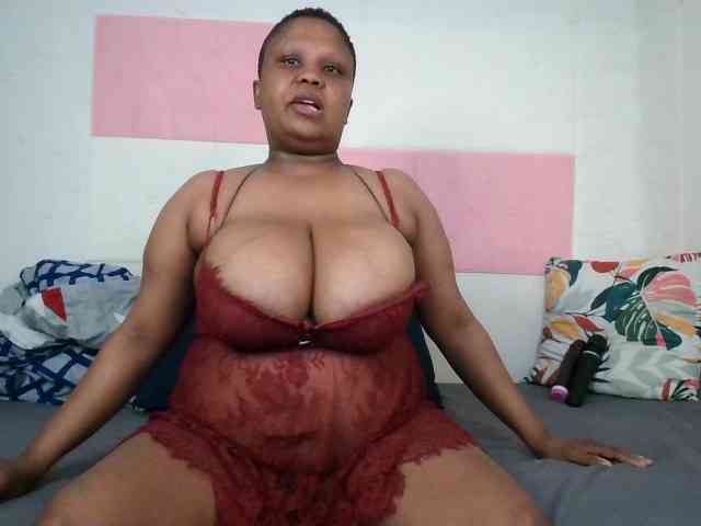 BIGTITTISXX webcam