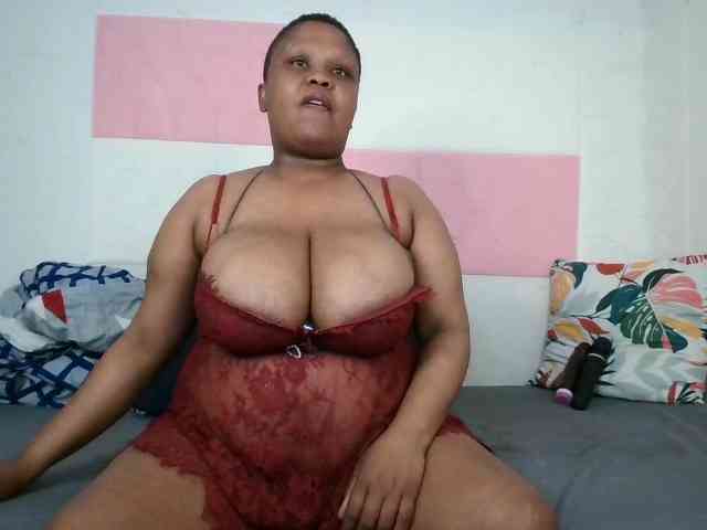 BIGTITTISXX webcam