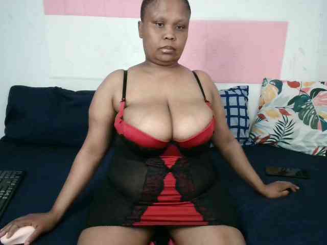 BIGTITTISXX webcam