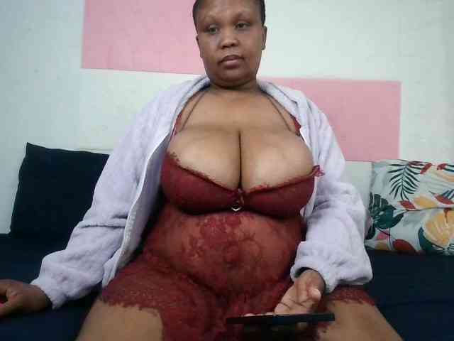 BIGTITTISXX webcam