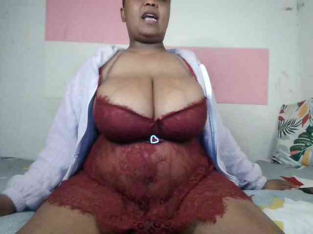 BIGTITTISXX webcam