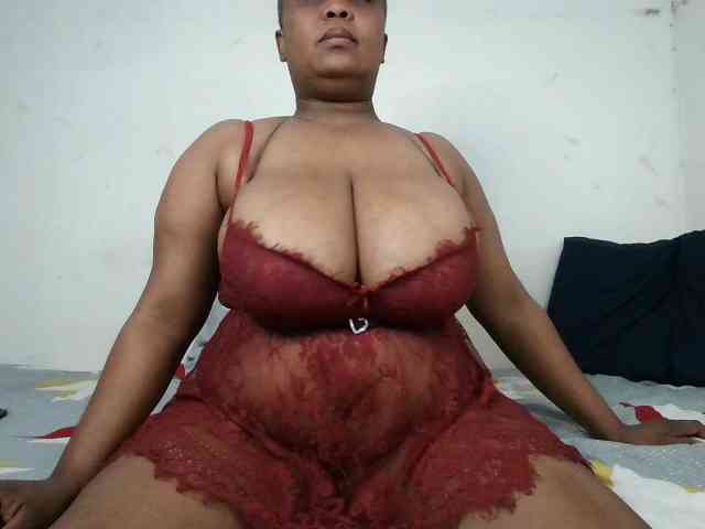 BIGTITTISXX webcam