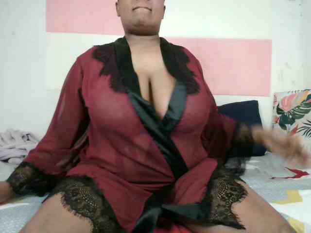 BIGTITTISXX webcam
