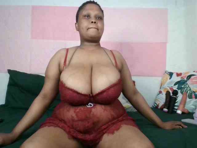 BIGTITTISXX