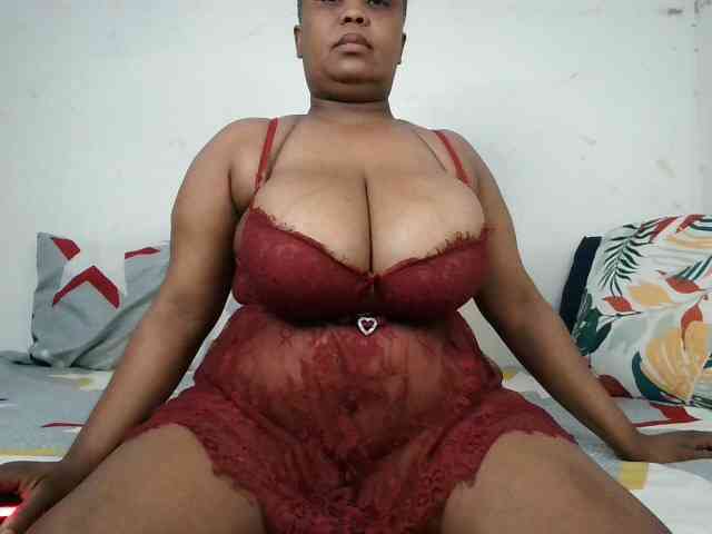 BIGTITTISXX webcam