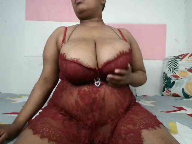 BIGTITTISXX webcam