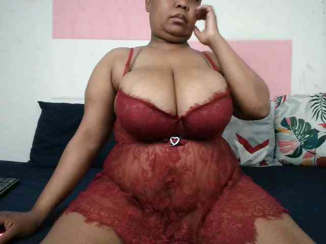 BIGTITTISXX webcam