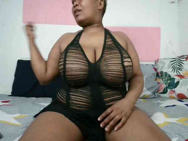 BIGTITTISXX webcam