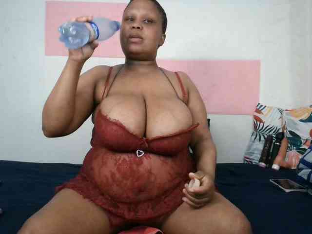 BIGTITTISXX webcam