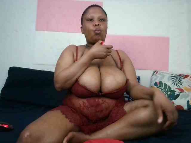 BIGTITTISXX webcam