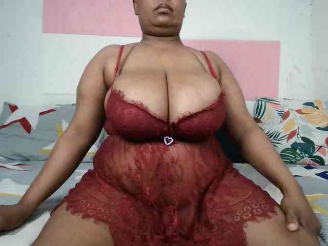 BIGTITTISXX webcam