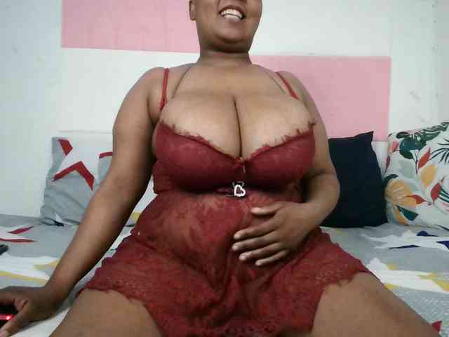 BIGTITTISXX webcam