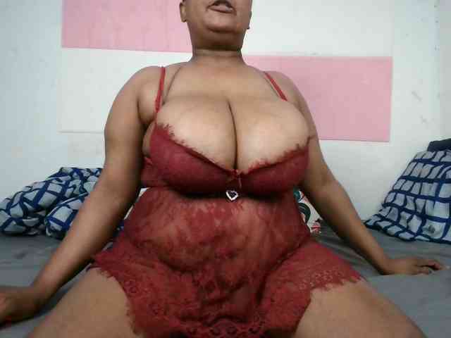 Model: BIGTITTISXX