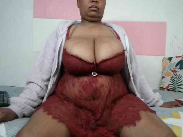BIGTITTISXX webcam