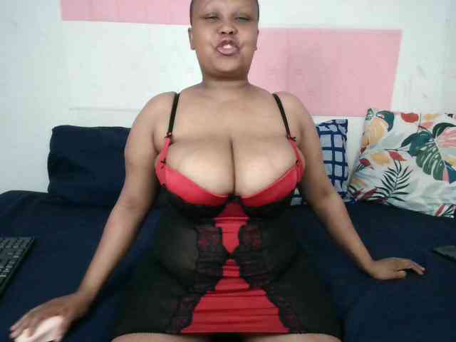 BIGTITTISXX webcam