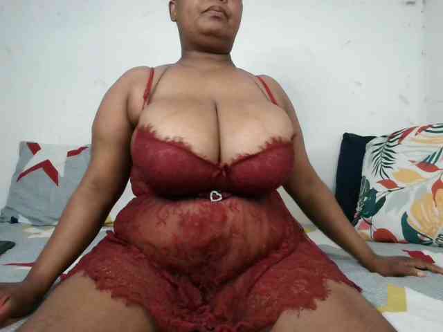 BIGTITTISXX webcam