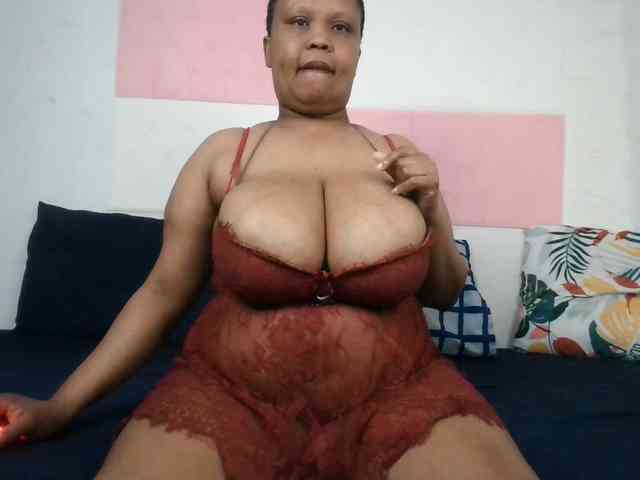 BIGTITTISXX webcam