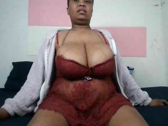 BIGTITTISXX webcam