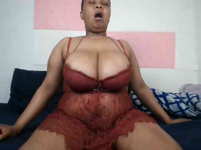 BIGTITTISXX webcam