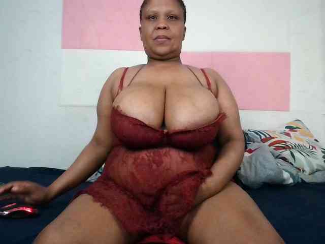 BIGTITTISXX webcam