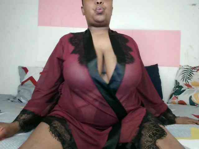 BIGTITTISXX webcam
