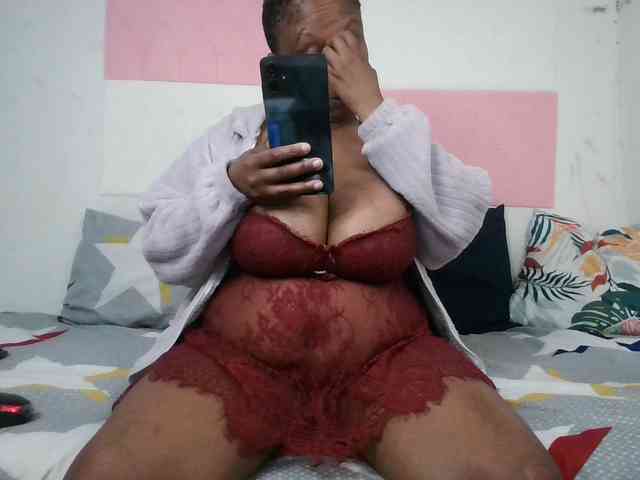 BIGTITTISXX webcam