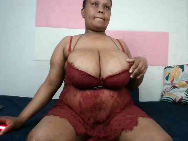 BIGTITTISXX webcam