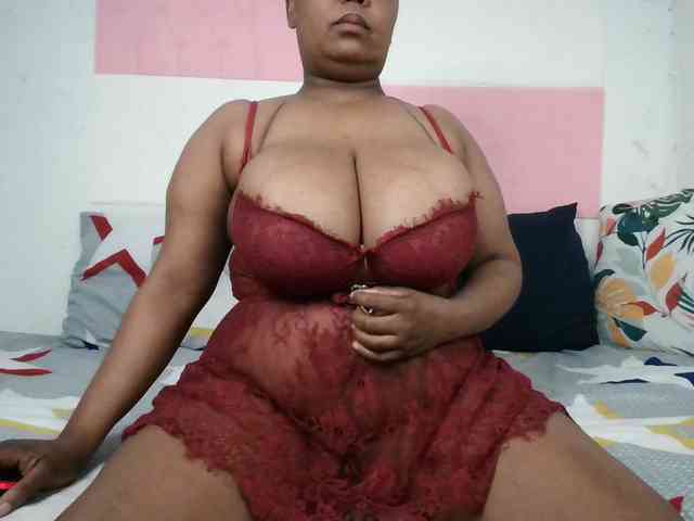 BIGTITTISXX webcam