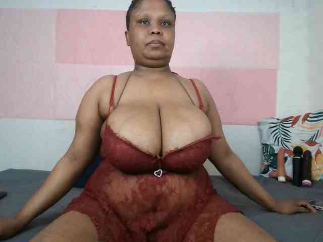 BIGTITTISXX webcam