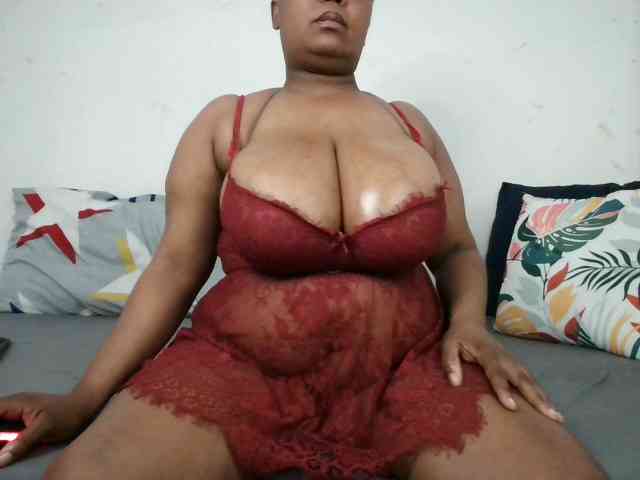BIGTITTISXX webcam