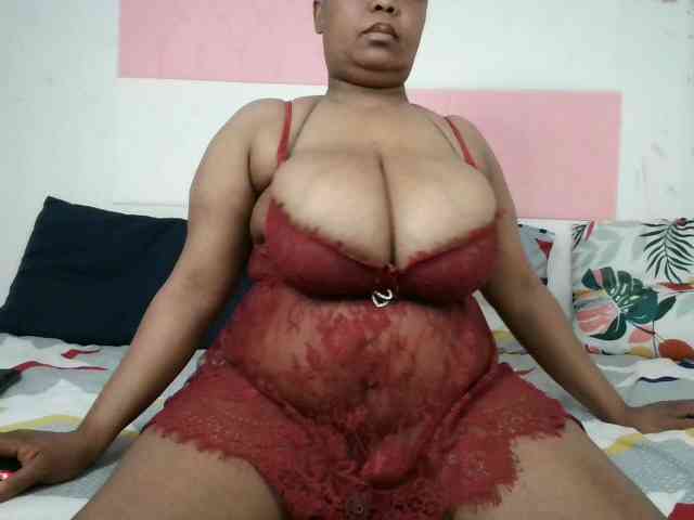 BIGTITTISXX webcam
