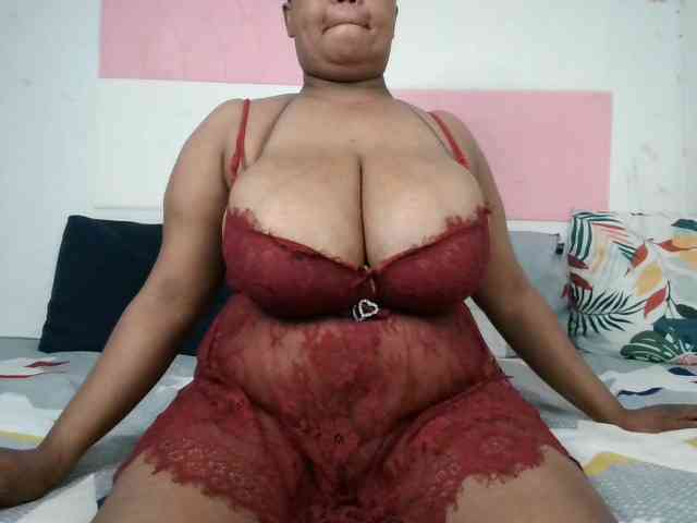 BIGTITTISXX webcam