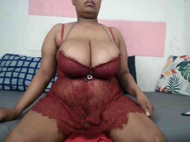 BIGTITTISXX webcam