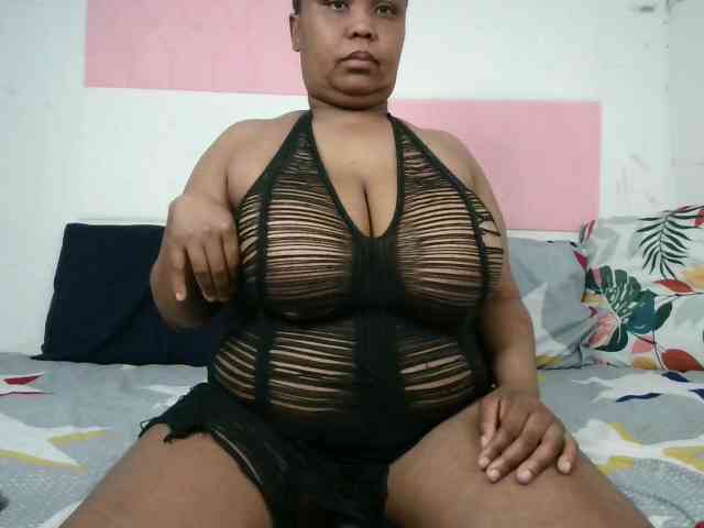 BIGTITTISXX webcam