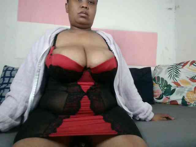 BIGTITTISXX webcam