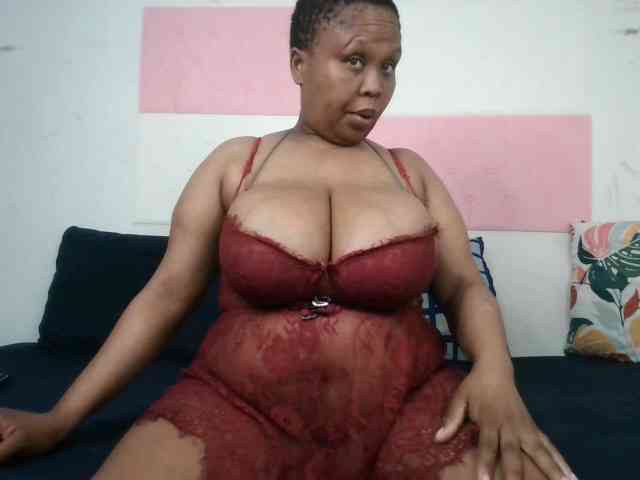 BIGTITTISXX webcam