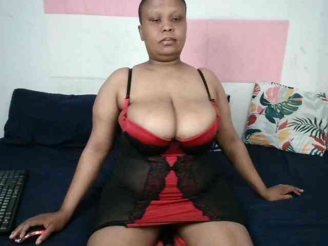 BIGTITTISXX webcam