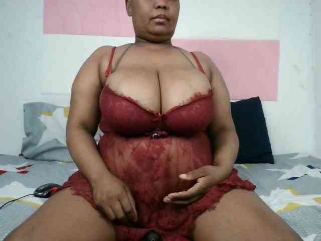 BIGTITTISXX webcam