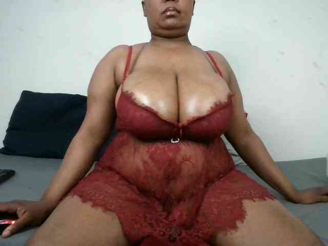 BIGTITTISXX webcam